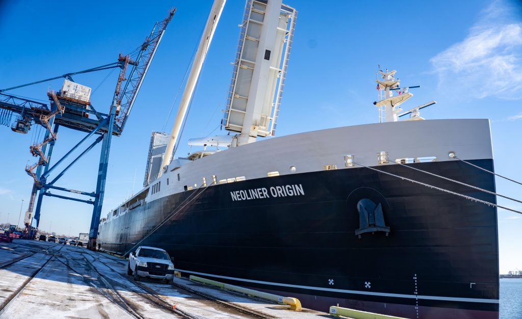 neoliner port of baltimore unloading december2025 credits yann tremenbert (9)